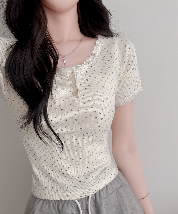 小花柄ボタン半袖Tシャツ IVORY