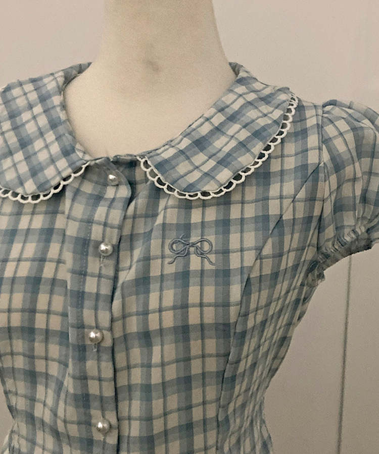 リボン刺繍パールボタンチェックブラウス