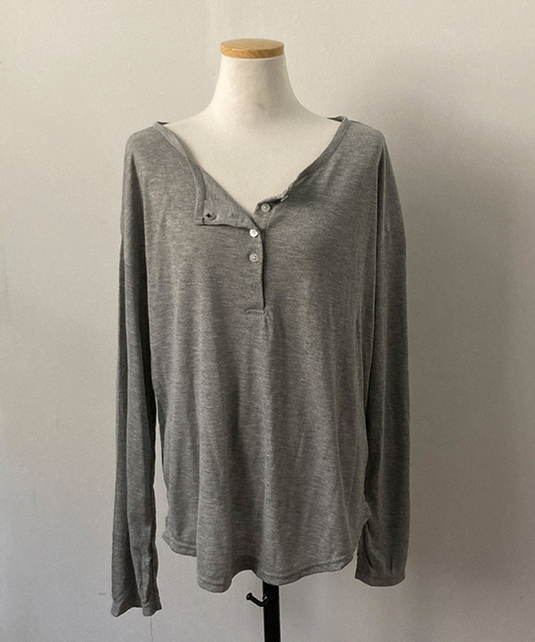 ボタンボックスフィット長袖Tシャツ