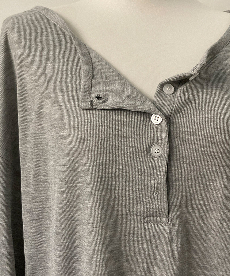 ボタンボックスフィット長袖Tシャツ
