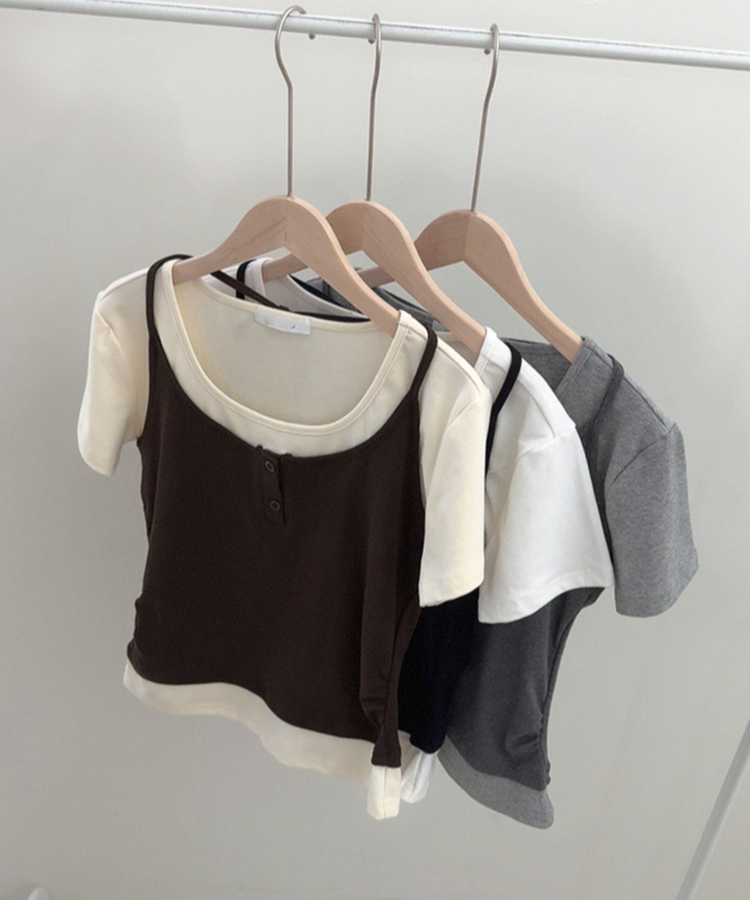 レイヤード一体型ホルターネック半袖Tシャツ