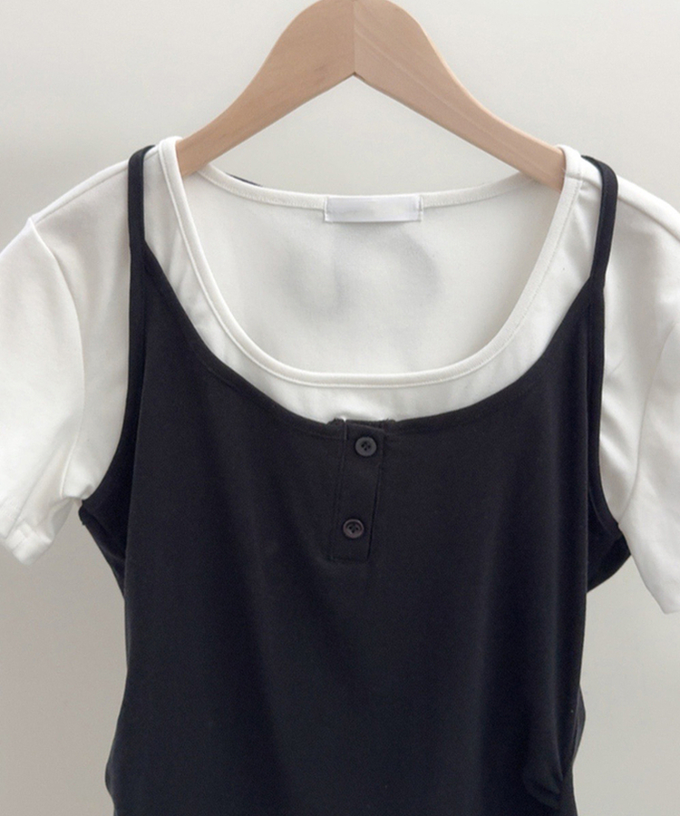 レイヤード一体型ホルターネック半袖Tシャツ