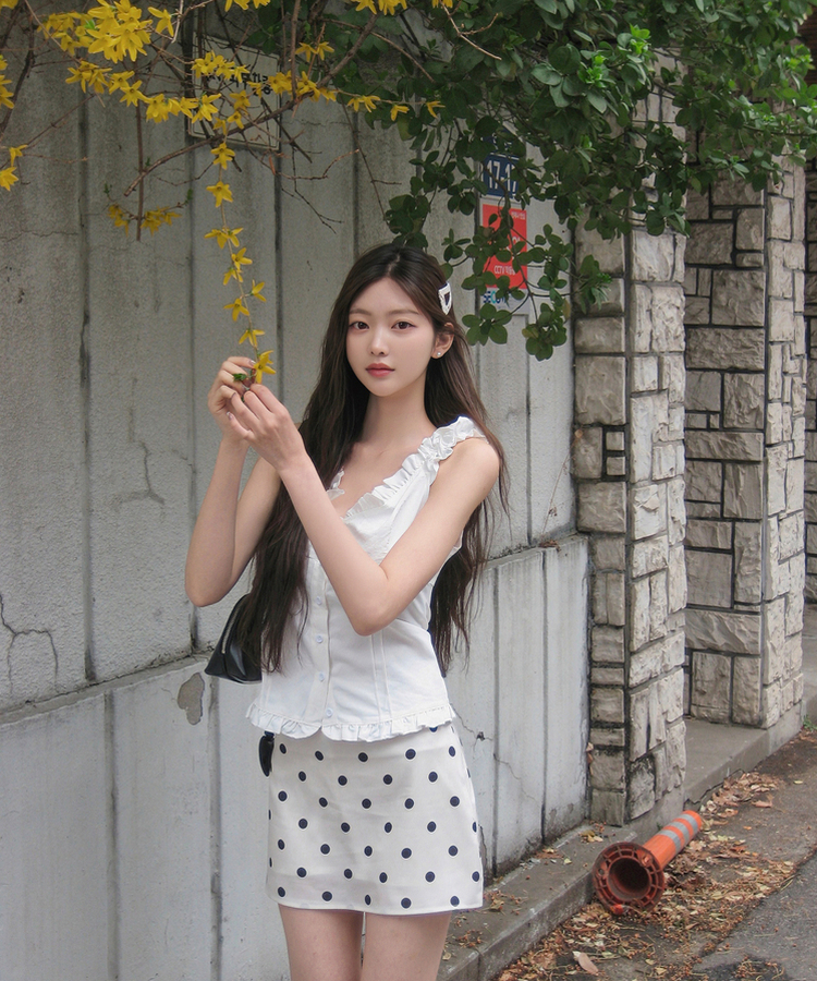 フリルシャーリングボタンブラウス IVORY