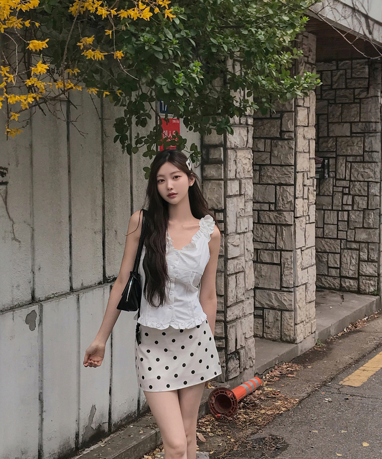 フリルシャーリングボタンブラウス IVORY