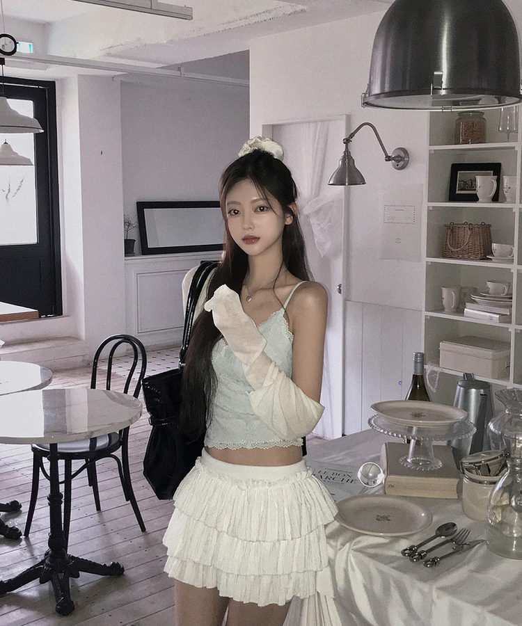 【カップ付き】レーススリムフィットキャミソール SKYBLUE