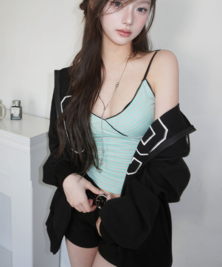 ナンバープリントフードジップアップ BLACK