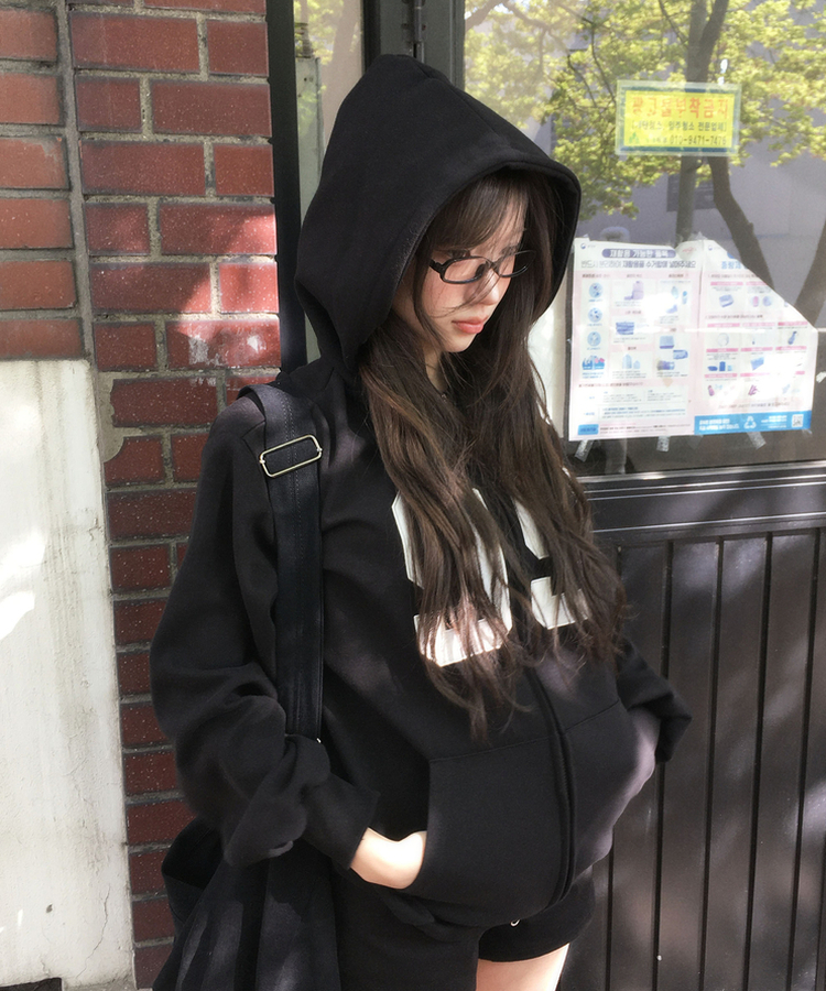 ナンバープリントフードジップアップ BLACK