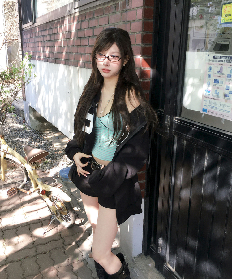 ナンバープリントフードジップアップ BLACK