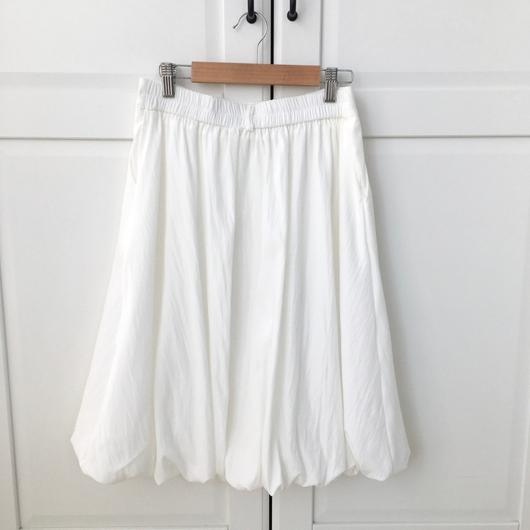 パンプキンバルーンミディスカート