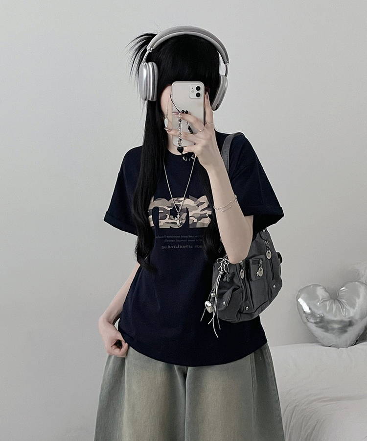 아치카모레터링프린팅박스핏반팔티셔츠 네이비