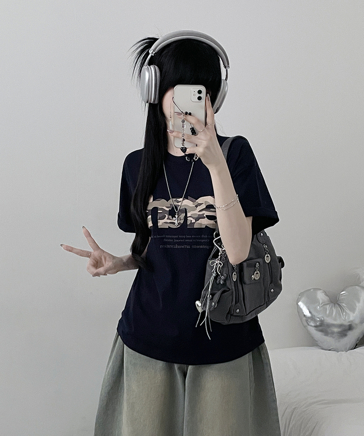 아치카모레터링프린팅박스핏반팔티셔츠 네이비