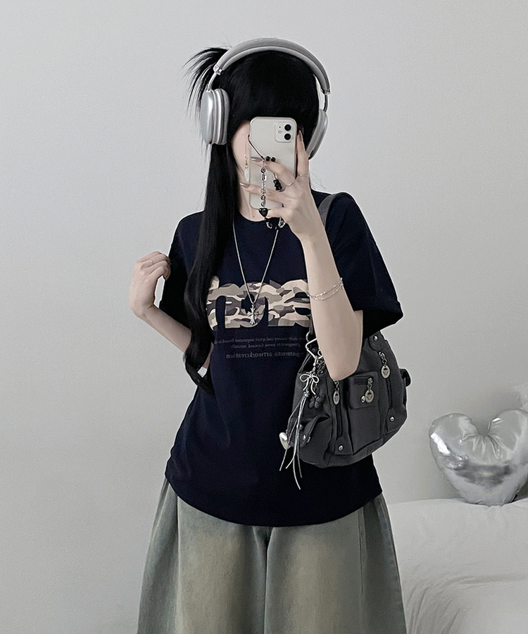 아치카모레터링프린팅박스핏반팔티셔츠 네이비