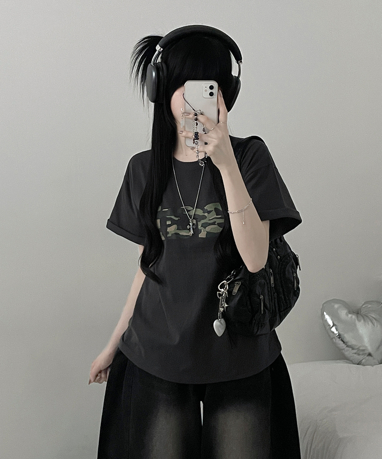 아치카모레터링프린팅박스핏반팔티셔츠 차콜