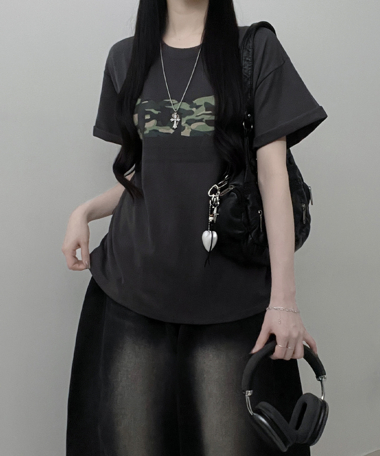 아치카모레터링프린팅박스핏반팔티셔츠 차콜