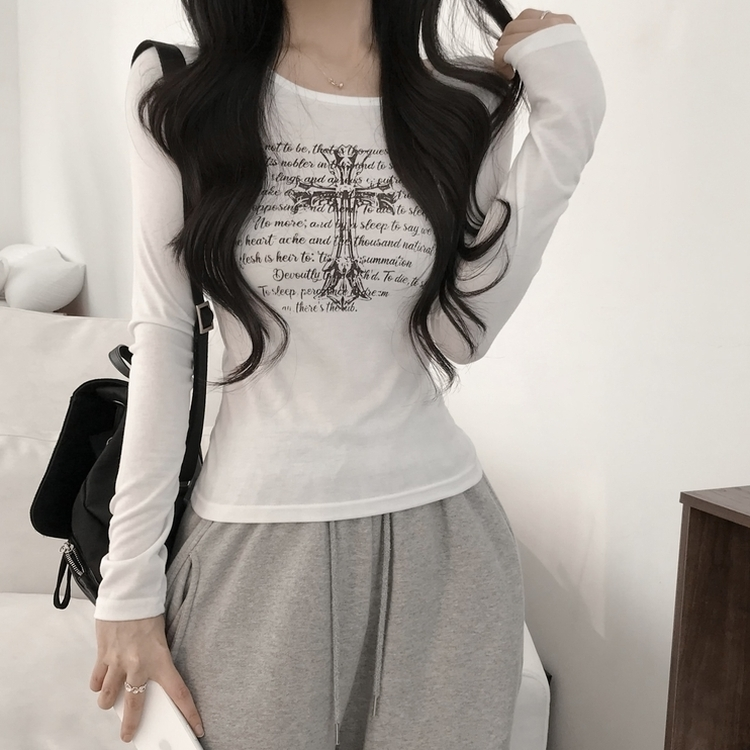 レタリングUネック長袖Tシャツ IVORY