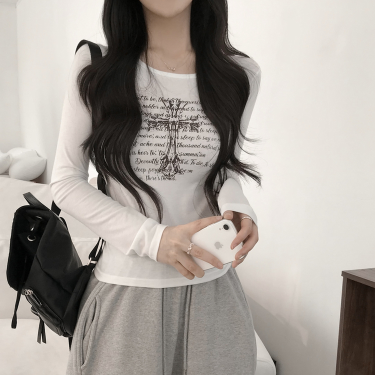 レタリングUネック長袖Tシャツ IVORY