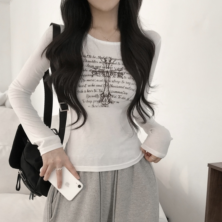 レタリングUネック長袖Tシャツ IVORY