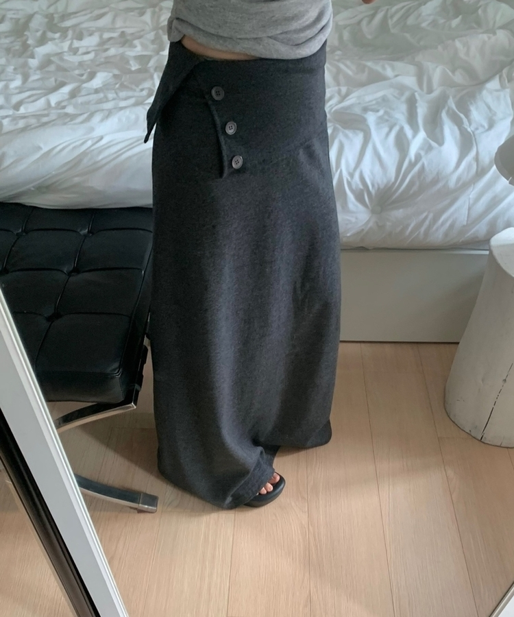 ボタンカットロングスカート CHARCOAL