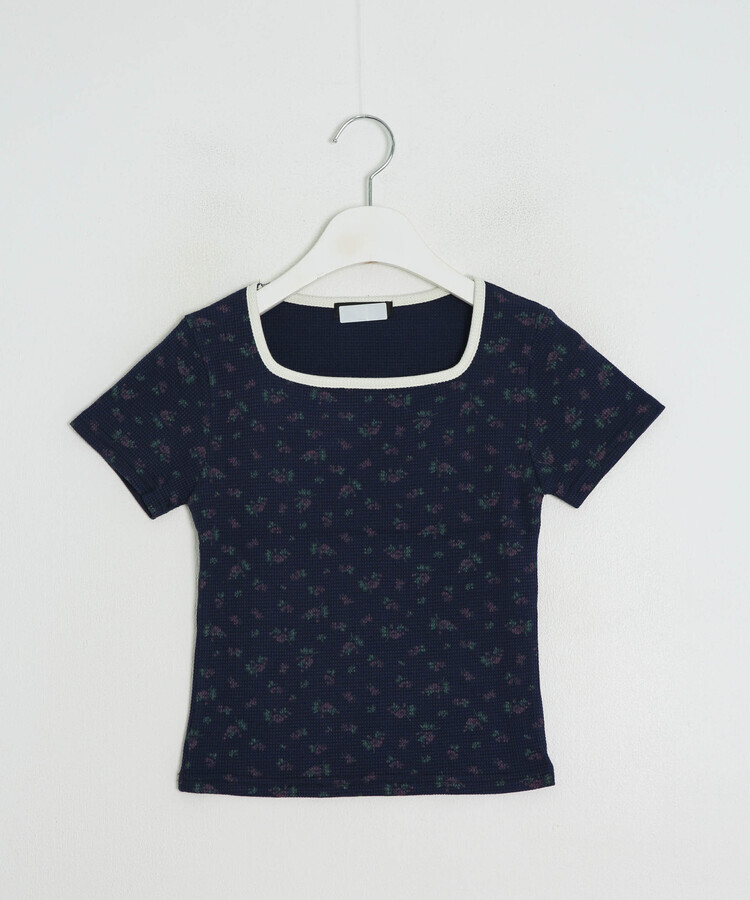 小花柄ナチュラルフィットトップス