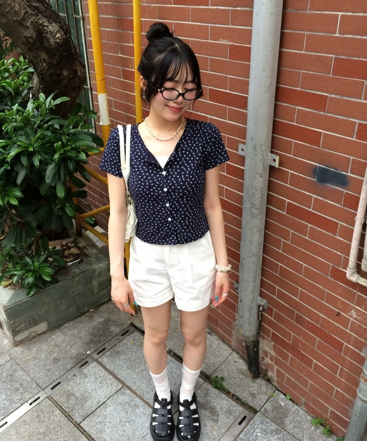 【カップ付き】レースシャーリングキャミ WHITE