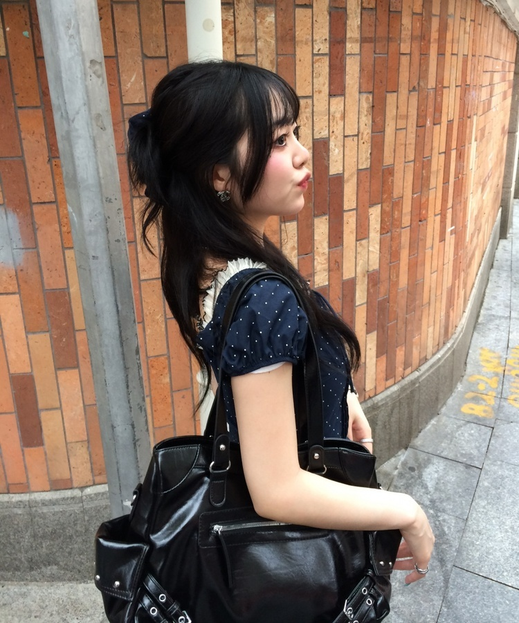 【シュシュ付き】ドットクロップブラウス NAVY