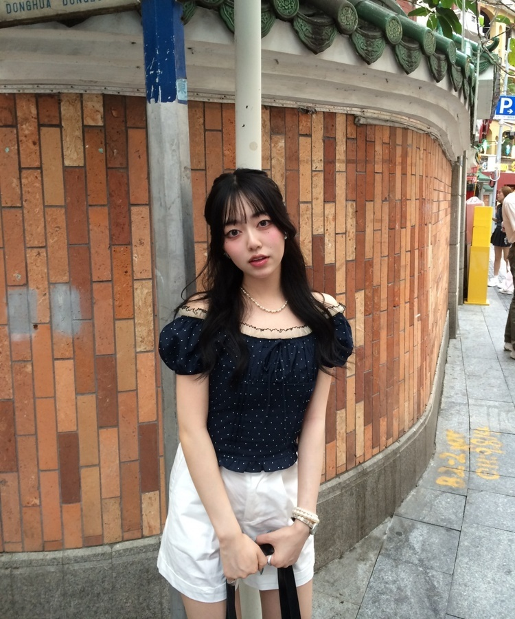 【シュシュ付き】ドットクロップブラウス NAVY