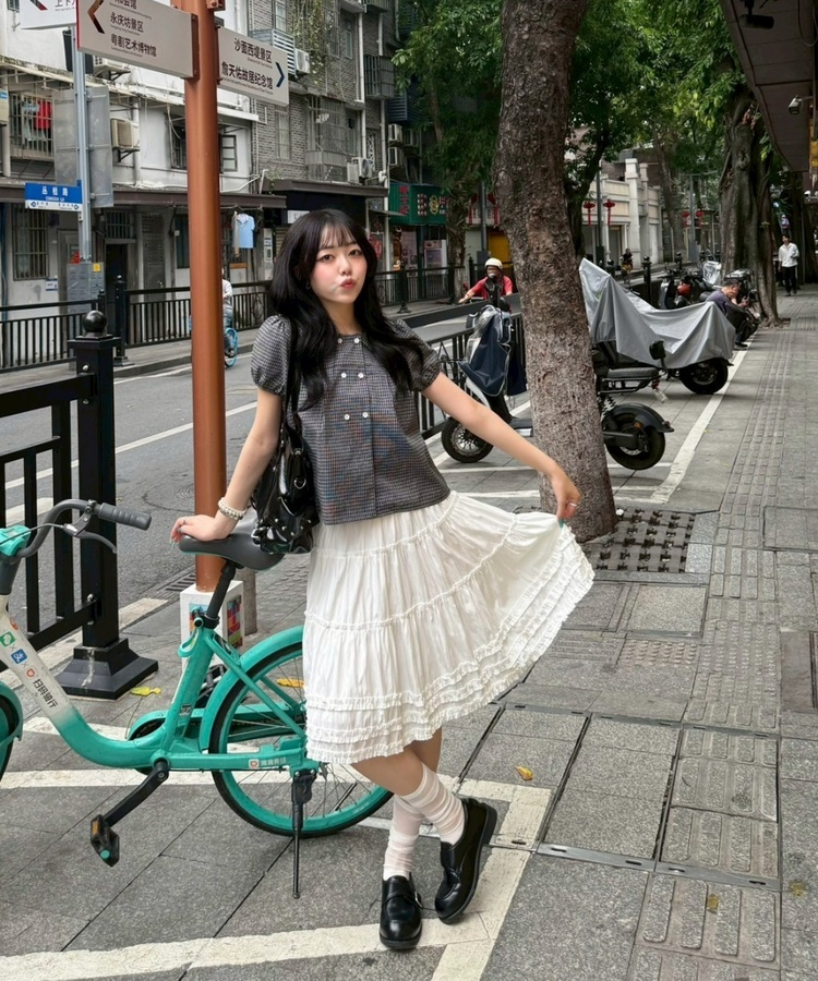 フラワーボタンブラウス BLACK