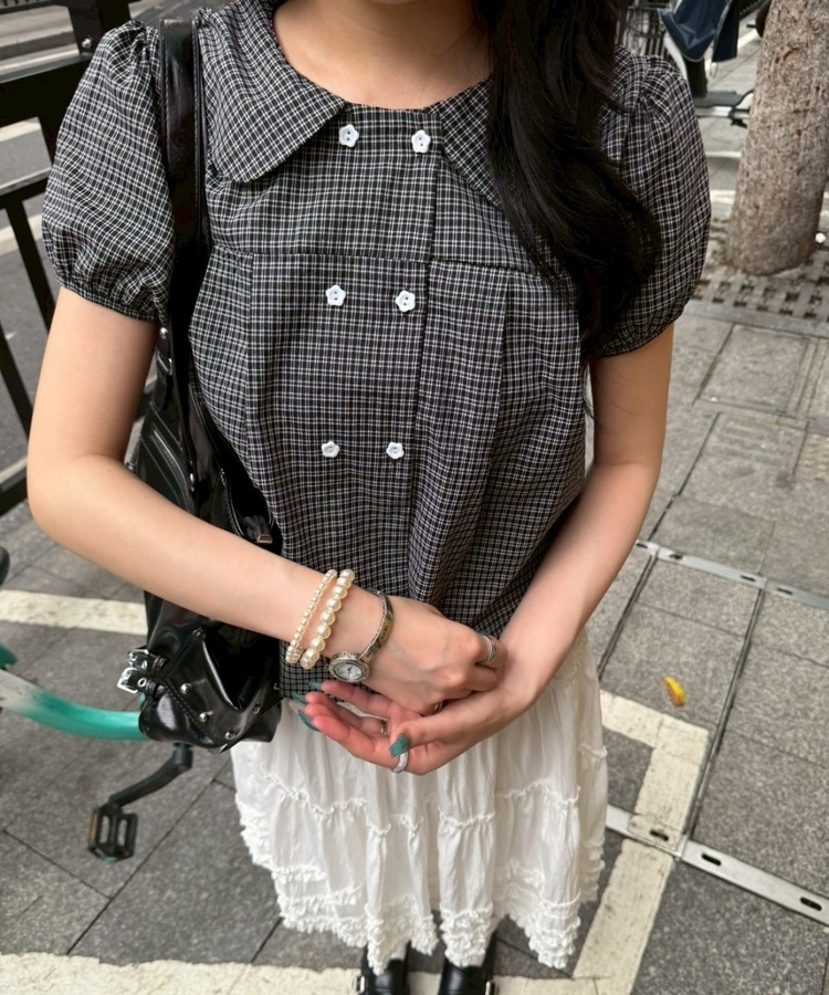 フラワーボタンブラウス BLACK