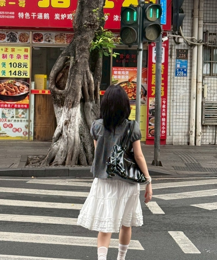 フラワーボタンブラウス BLACK