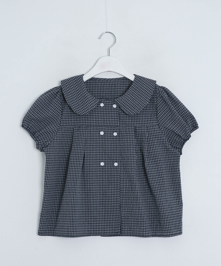 フラワーボタンブラウス