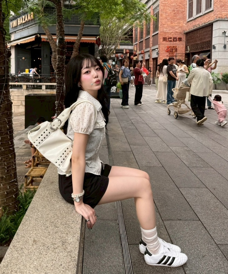 ガーリーフリルピンタックブラウス BLACK