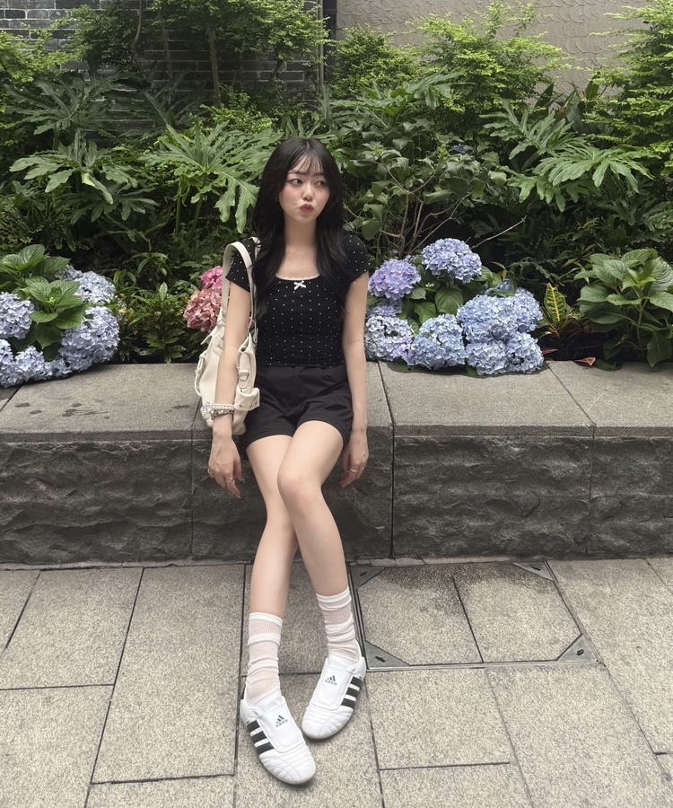 ドットリボンレースTシャツ BLACK