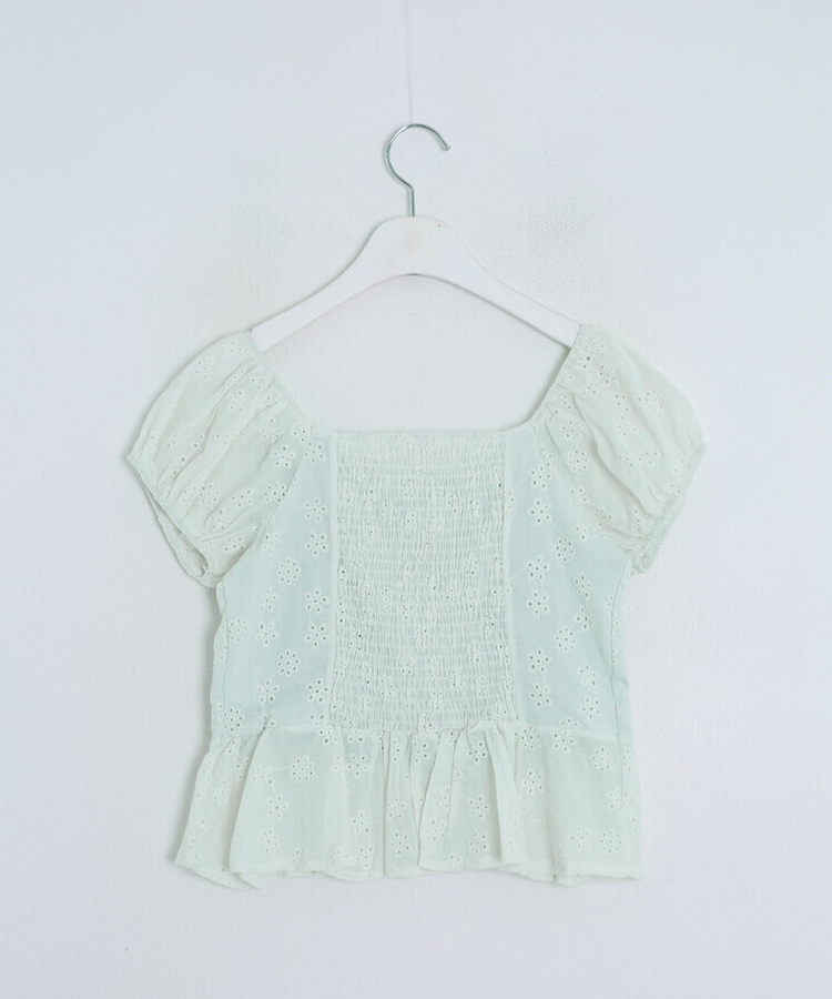 フラワーアイレットブラウス