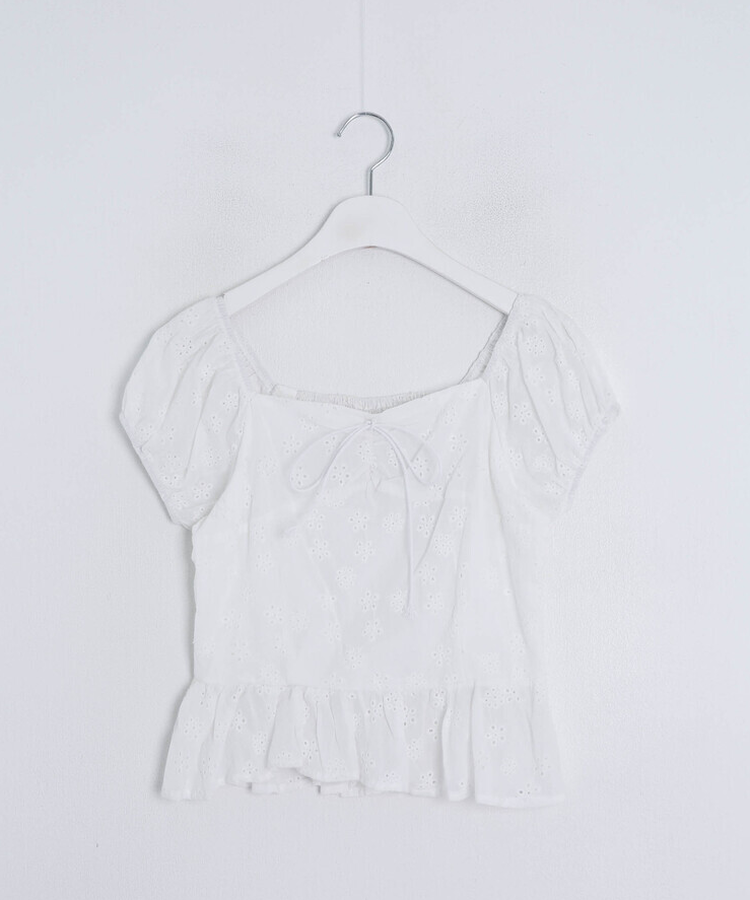 フラワーアイレットブラウス