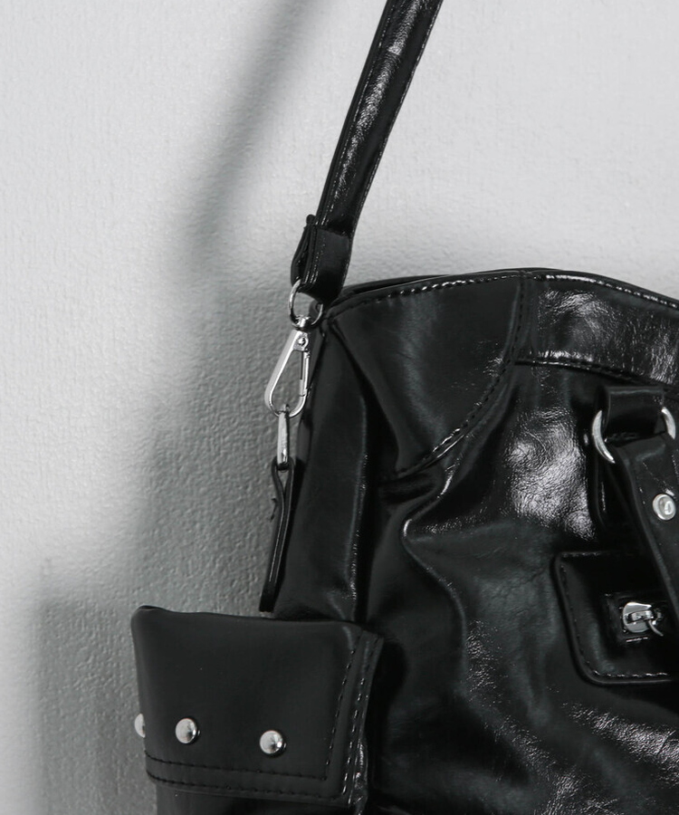 マルチポケットクロスショルダーバッグ