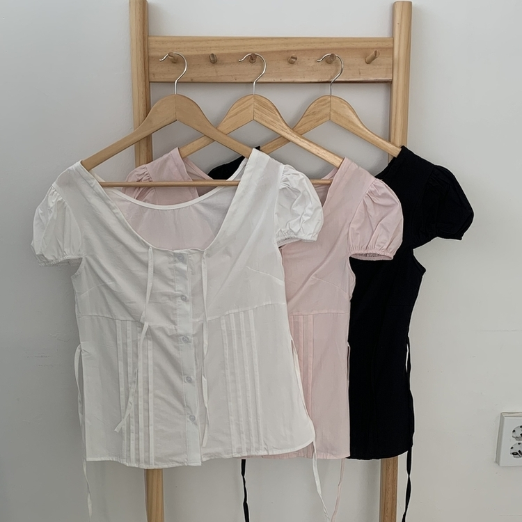 シャーリングパフ半袖ブラウス