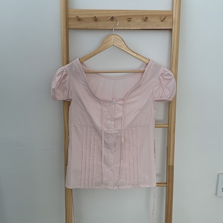 シャーリングパフ半袖ブラウス