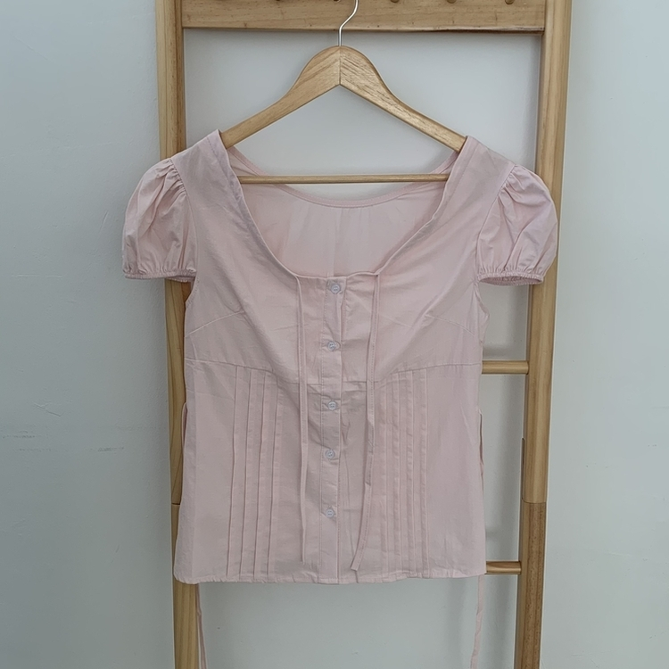 シャーリングパフ半袖ブラウス