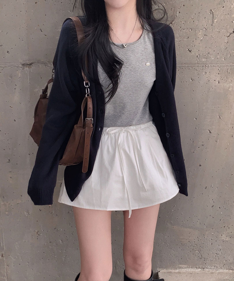 여름내내 교복 반팔티 보장온유MADE 도브 팬던트 라운드넥 스탠다드핏 베이직 반팔티