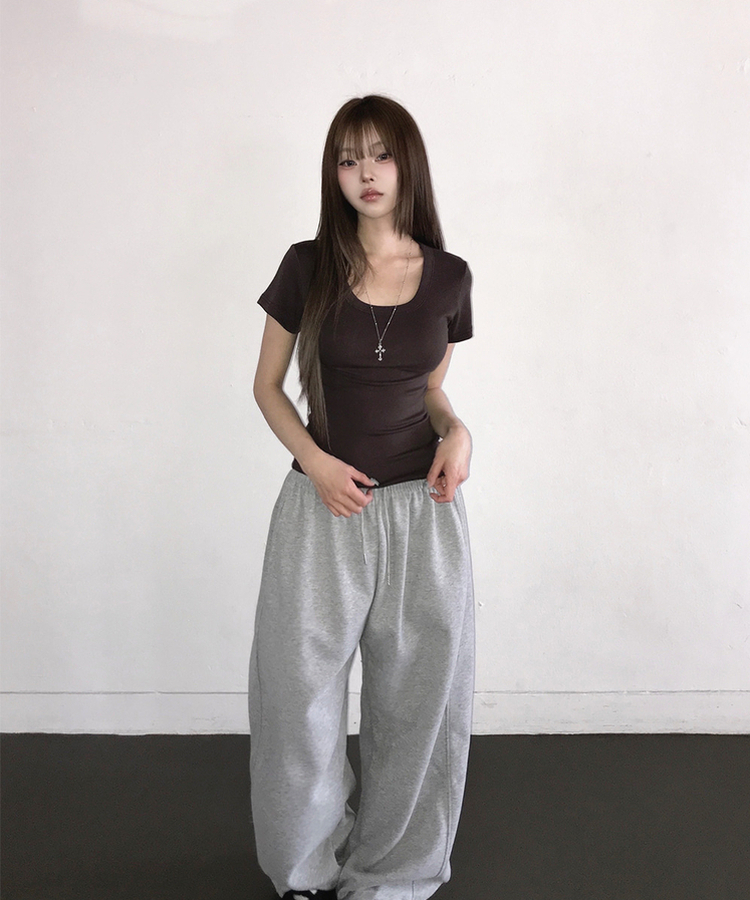 Uネックスリム半袖Tシャツ(6color) BROWN