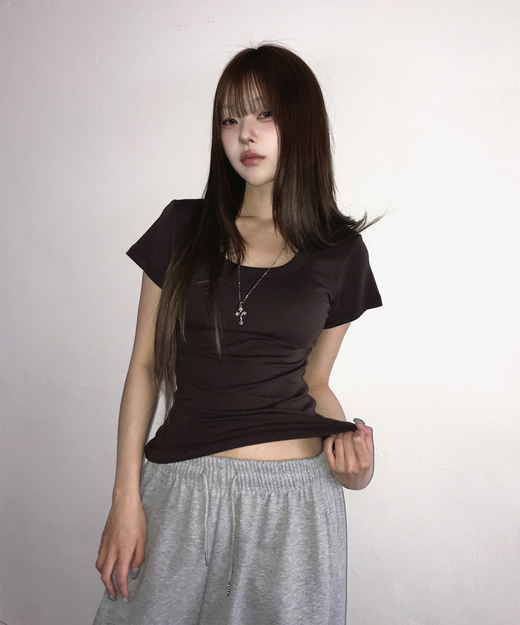 Uネックスリム半袖Tシャツ(6color) BROWN