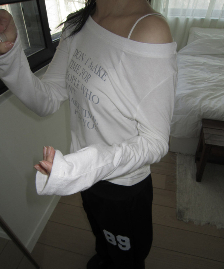 レタリングシースルーオフショルダー長袖Tシャツ IVORY