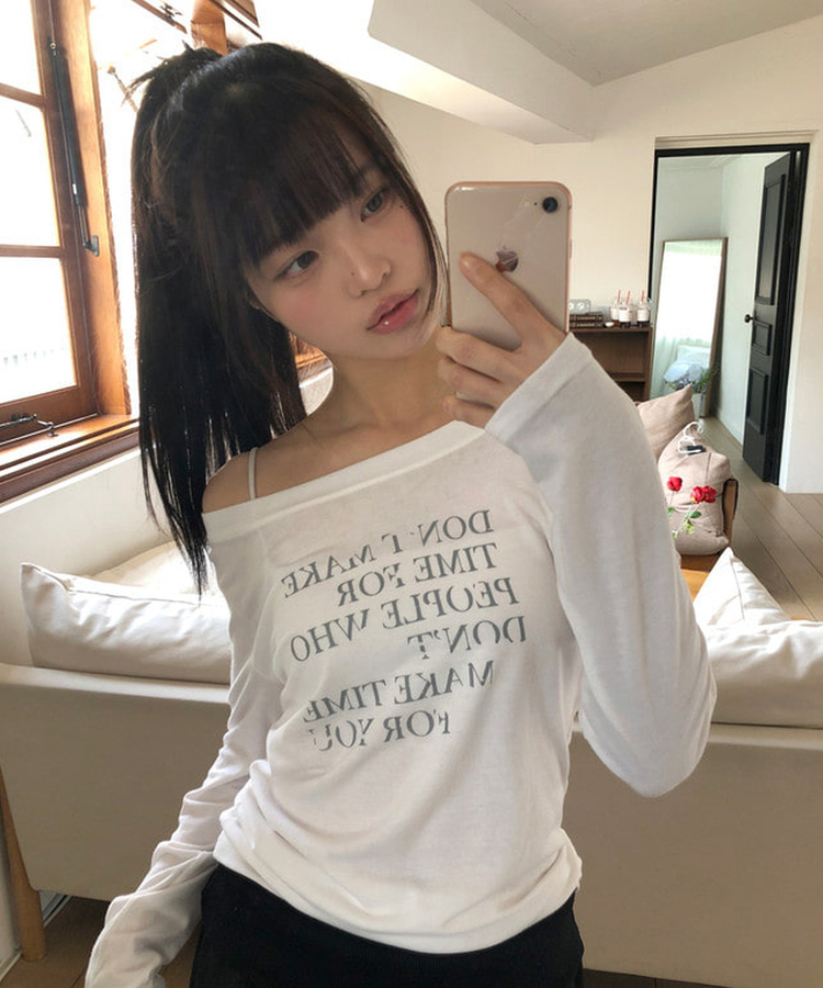 レタリングシースルーオフショルダー長袖Tシャツ IVORY