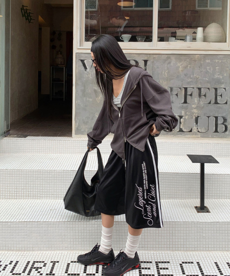 レタリングナイロントラックラインパンツ BLACK