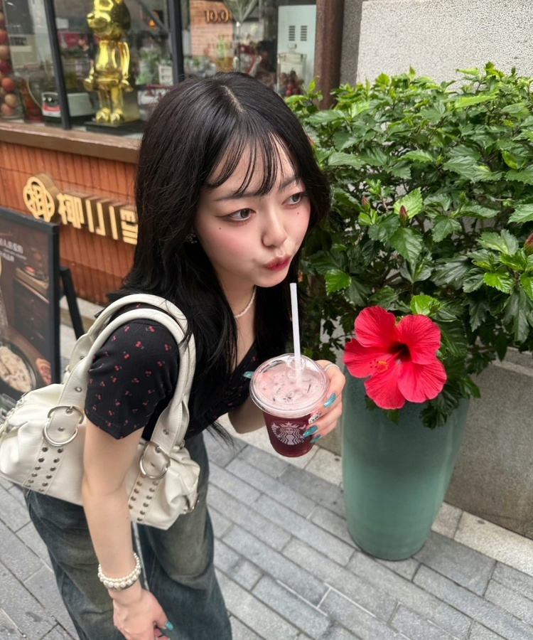 チェリーシャーリング半袖Tシャツ BLACK