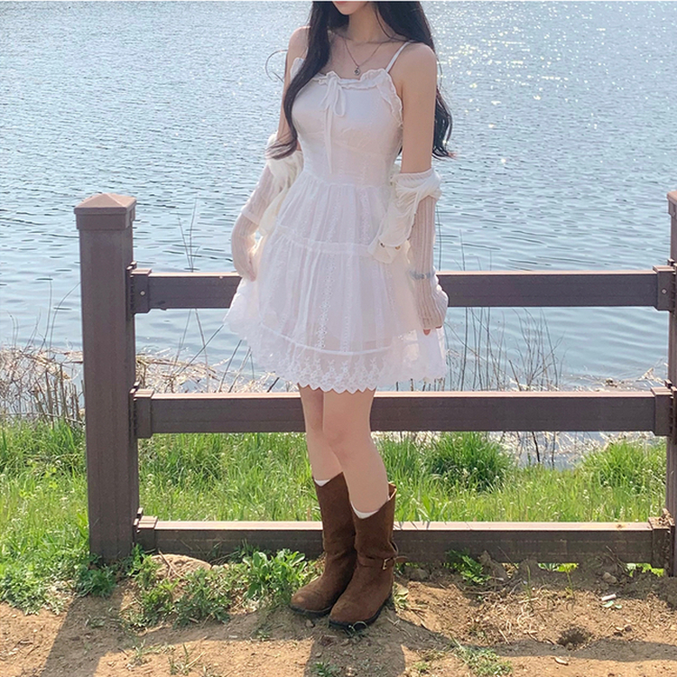 n*様 リズリサ　ホワイトレース　キャミソールミニワンピース　難あり フリルレースキャミソールミニワンピース｜ミニワンピース｜韓国