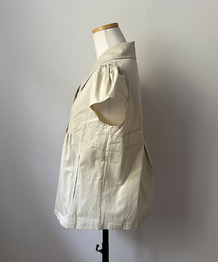 キャップスリーブ半袖ブラウス