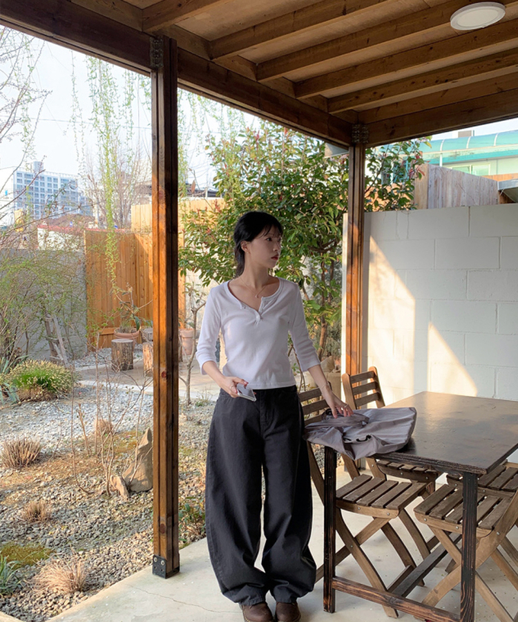 アイレットカーブドコットンパンツ CHARCOAL