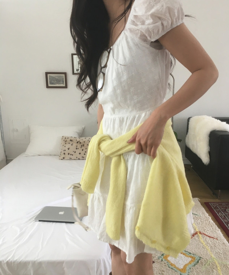 パフフラワーパンチングミディワンピース WHITE