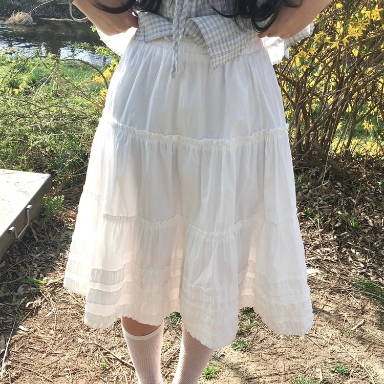 데일리 볼륨 레이스 캉캉 밴딩 미디스커트 화이트
